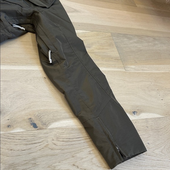 The North Face Olive Green and Cream Jacket - Picture 8 of 8